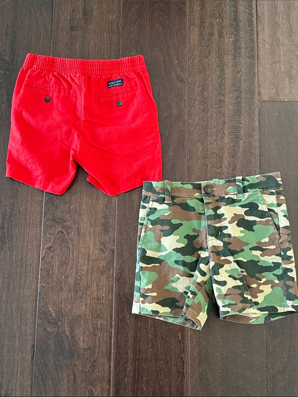 Janie and Jack Bundle Red Linen Blend Shorts & Green Camo Shorts! Size 3
